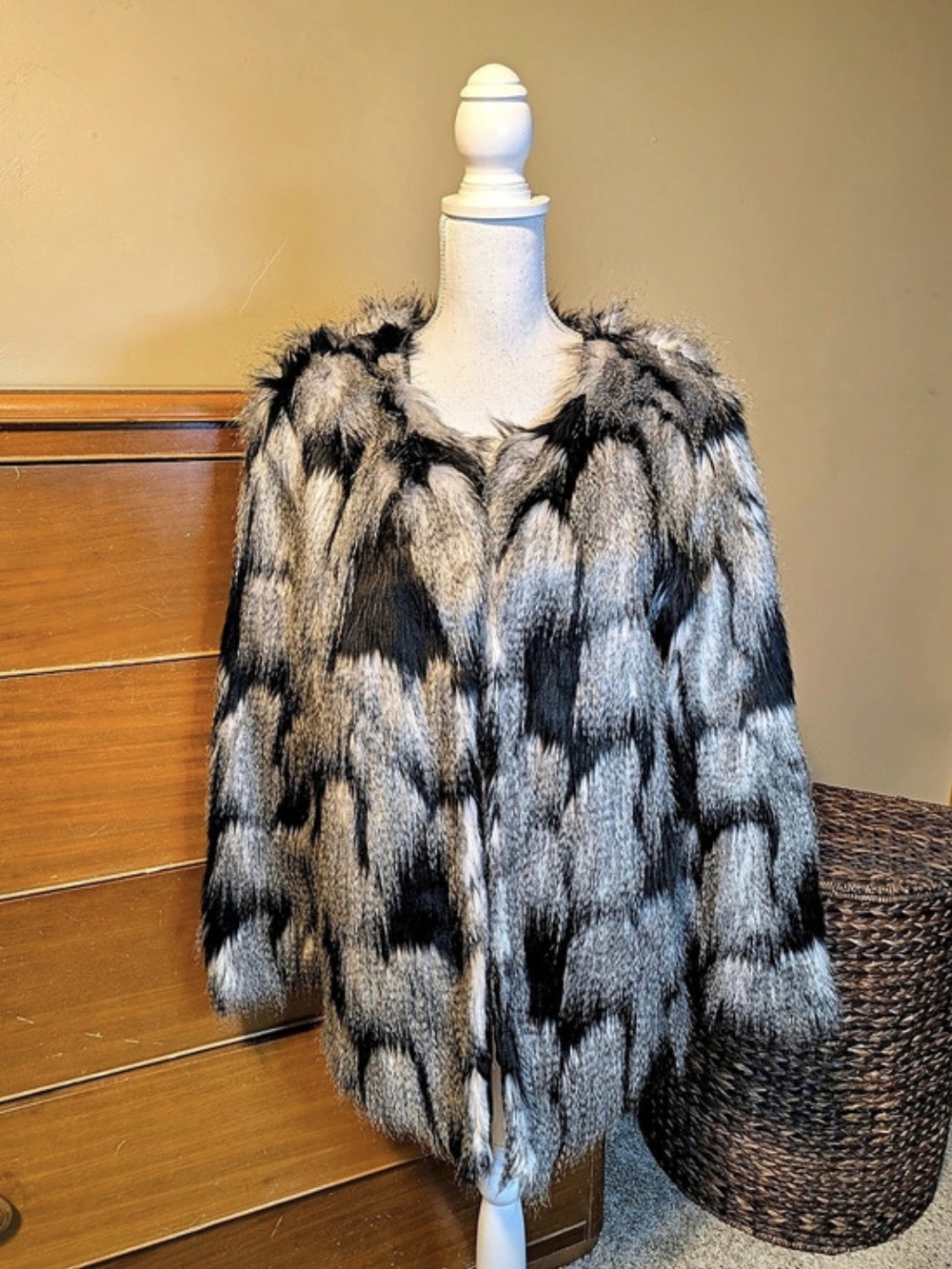 Forever 21 Faux Fur Animal Print Jacket Size Large Like New